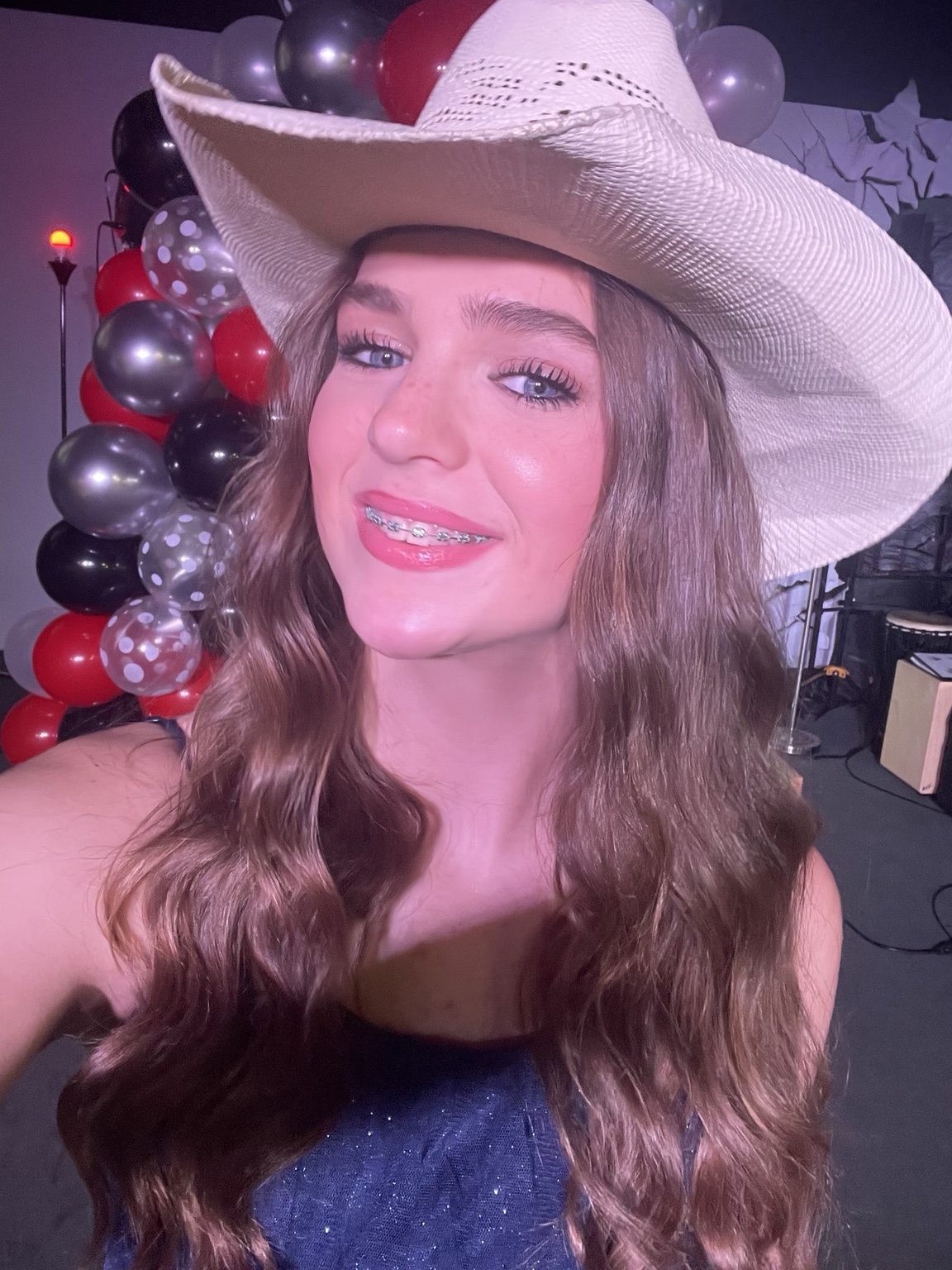 Riley Gayle behind the song video thumbnail